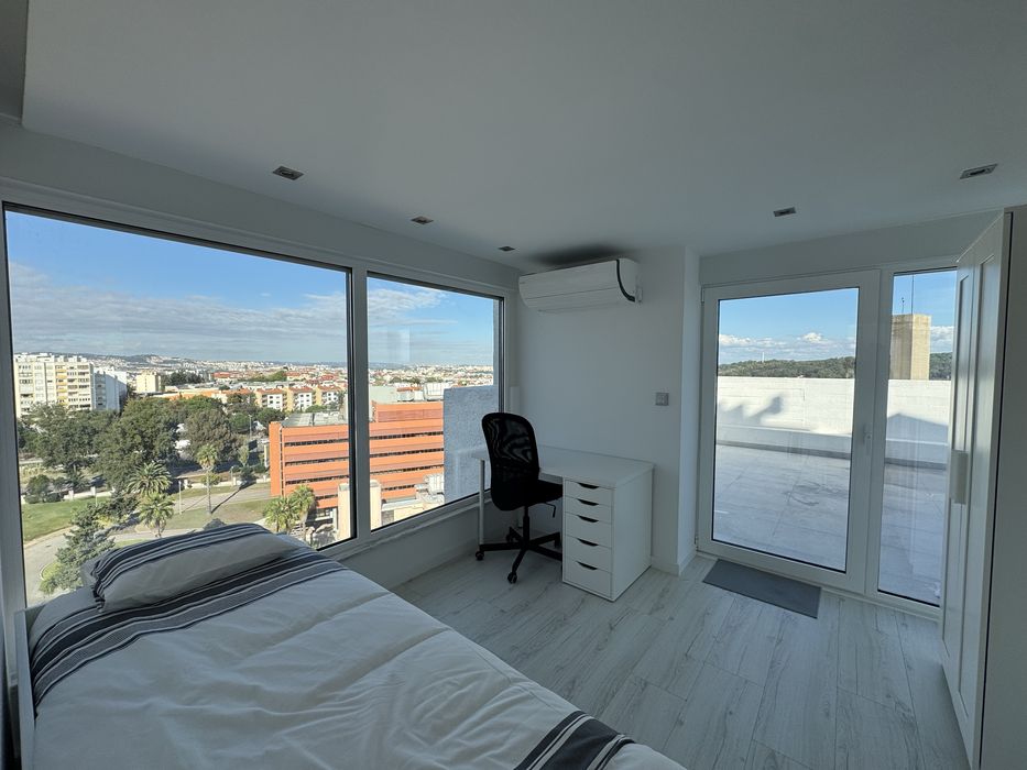Quarto em Alfragide ultimo piso