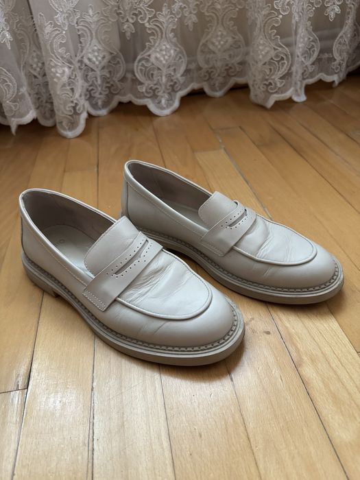 Лофери шкіряні молочні Estro