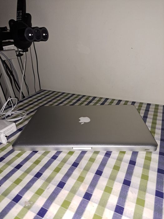 portátil da Apple MacBook pro de 15 .6 polegadas i