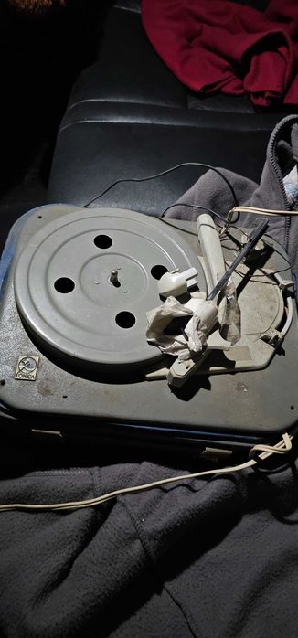 Magnetofon szpulowy oraz gramofon