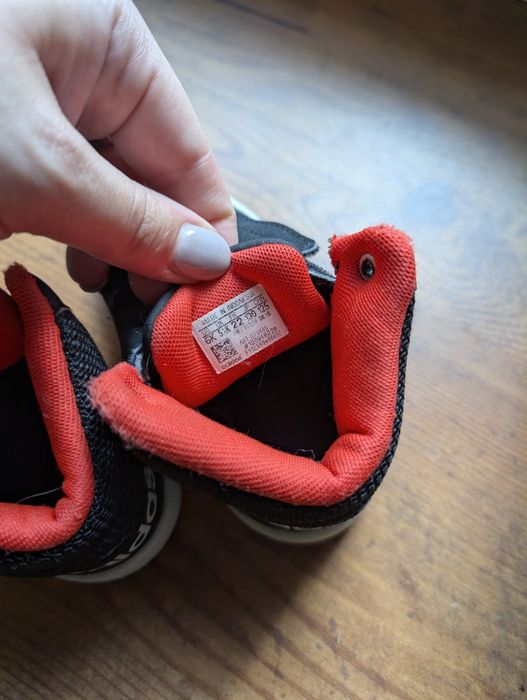 Dwie pary bucików Adidas i Lasocki 21/ 22