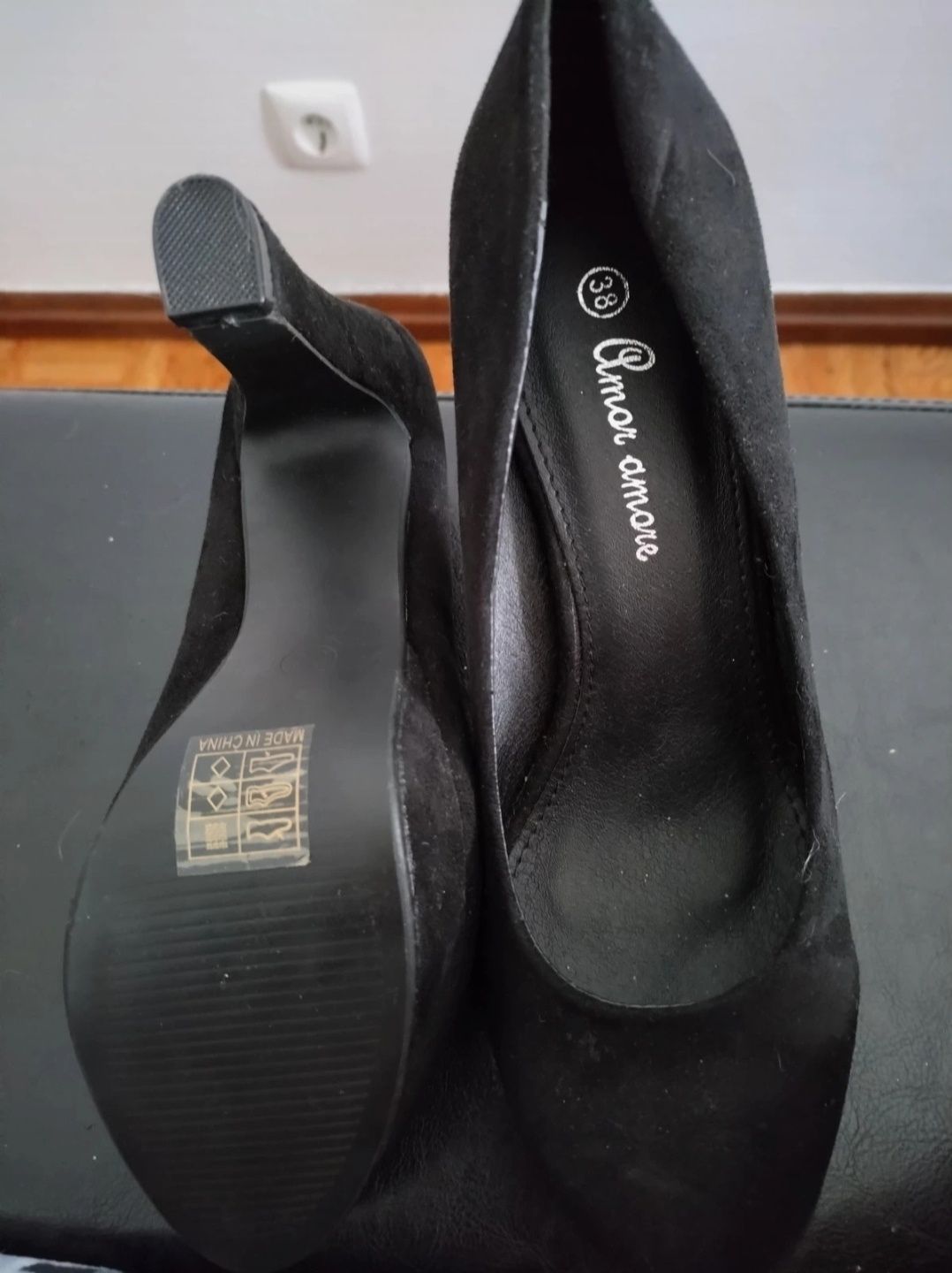 Sapatos salto preto