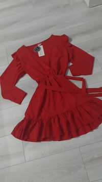 Nowa Śliczna czerwona sukienka -jeszcze z metką
