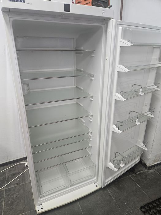 Chłodziarka duża liebherr dużo półek