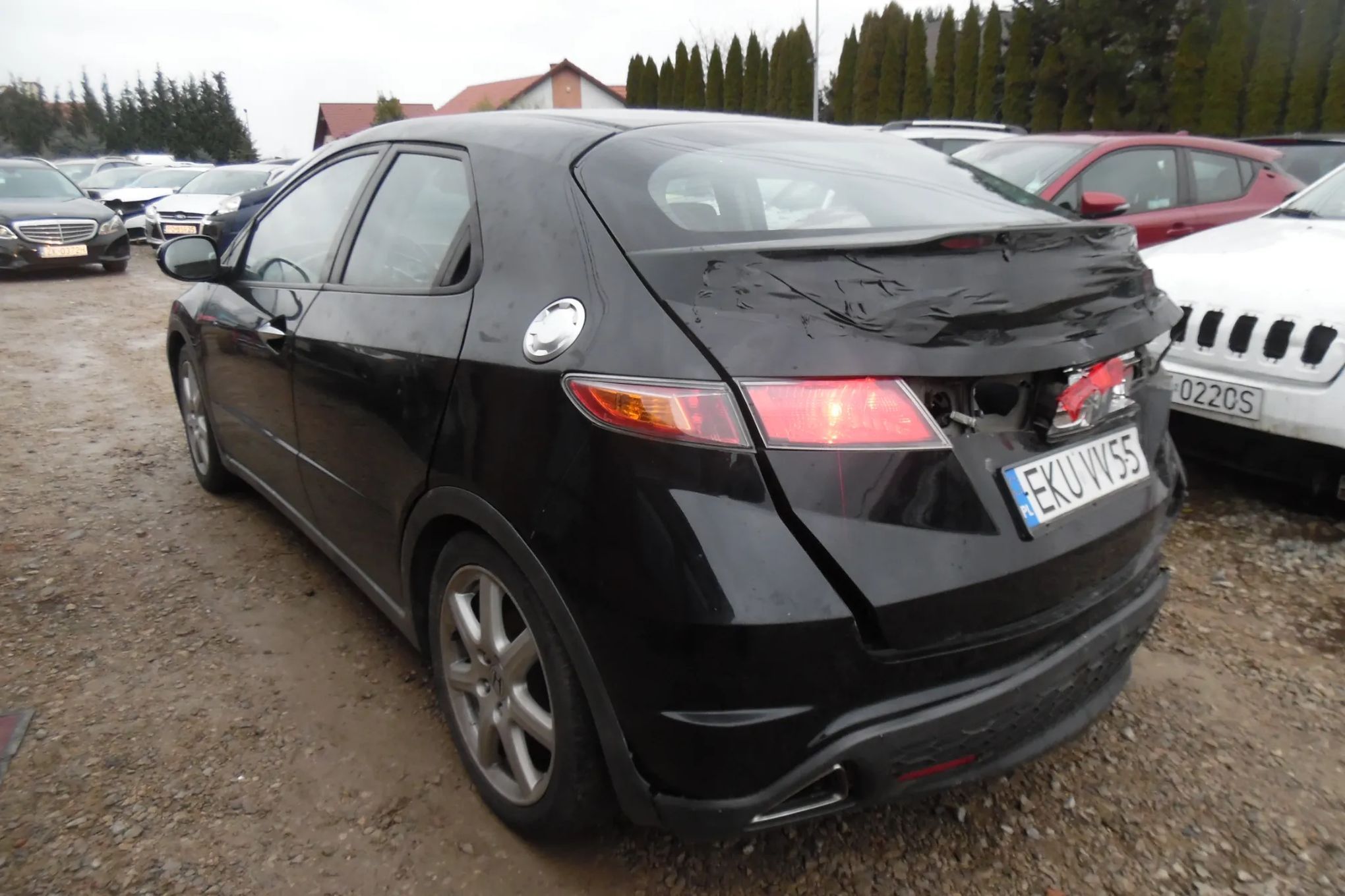 Honda Civic UFO 2009r, 1.8 Benzyna + LPG. Uszkodzony prawy tył. Jeździ.