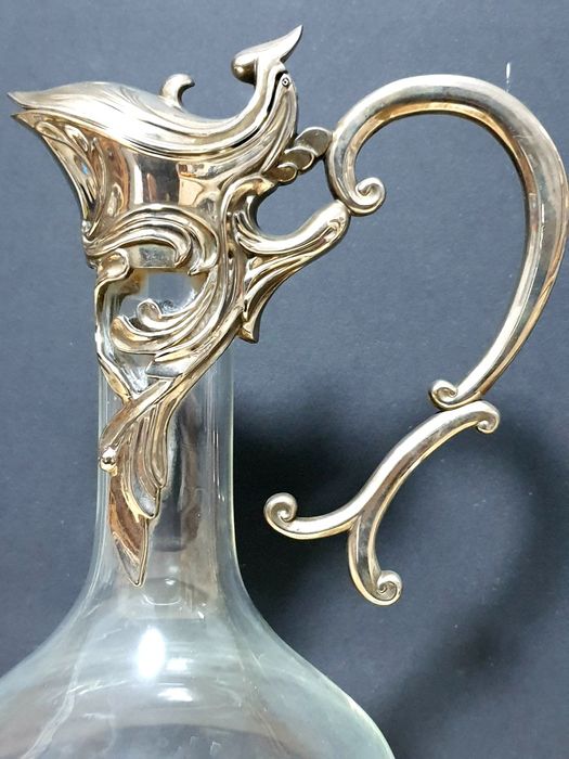 Linda carafe decantador vintage com armação banhado em prata