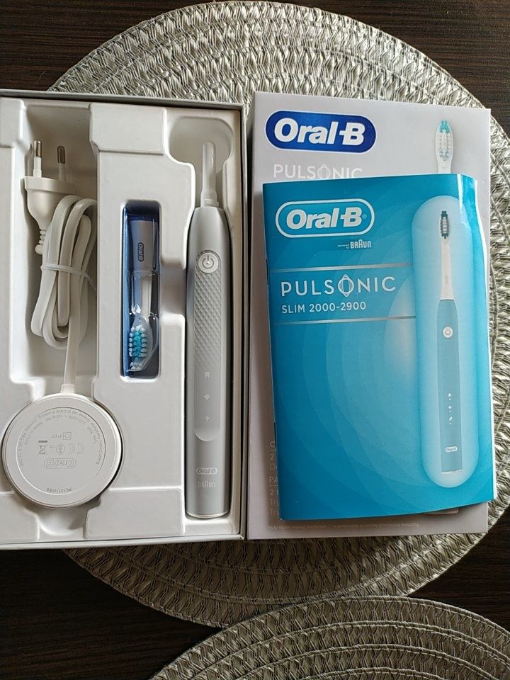 Szczoteczka soniczna Oral B PULSONIC Slim Clean 2000