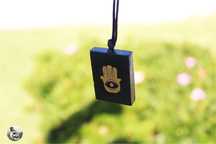 Colar shungite simbolo hamsa