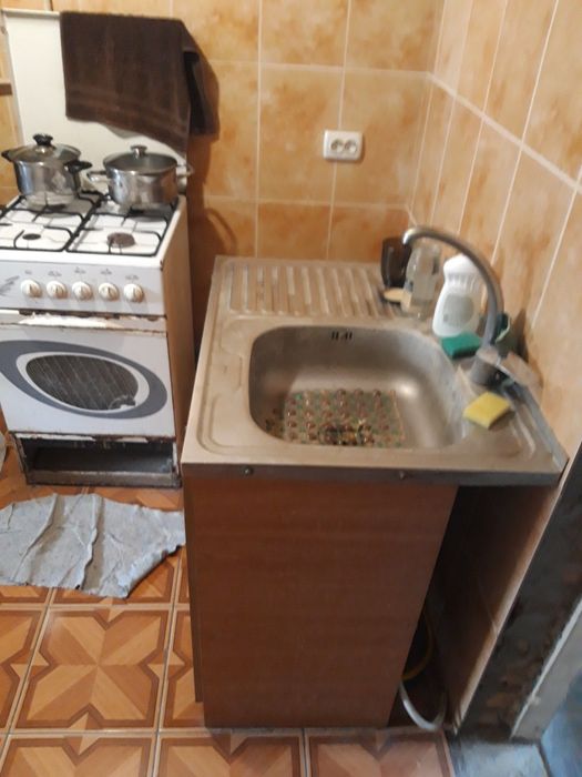 Продаётся домовладение - два жилых дома в одном дворе, большой огород