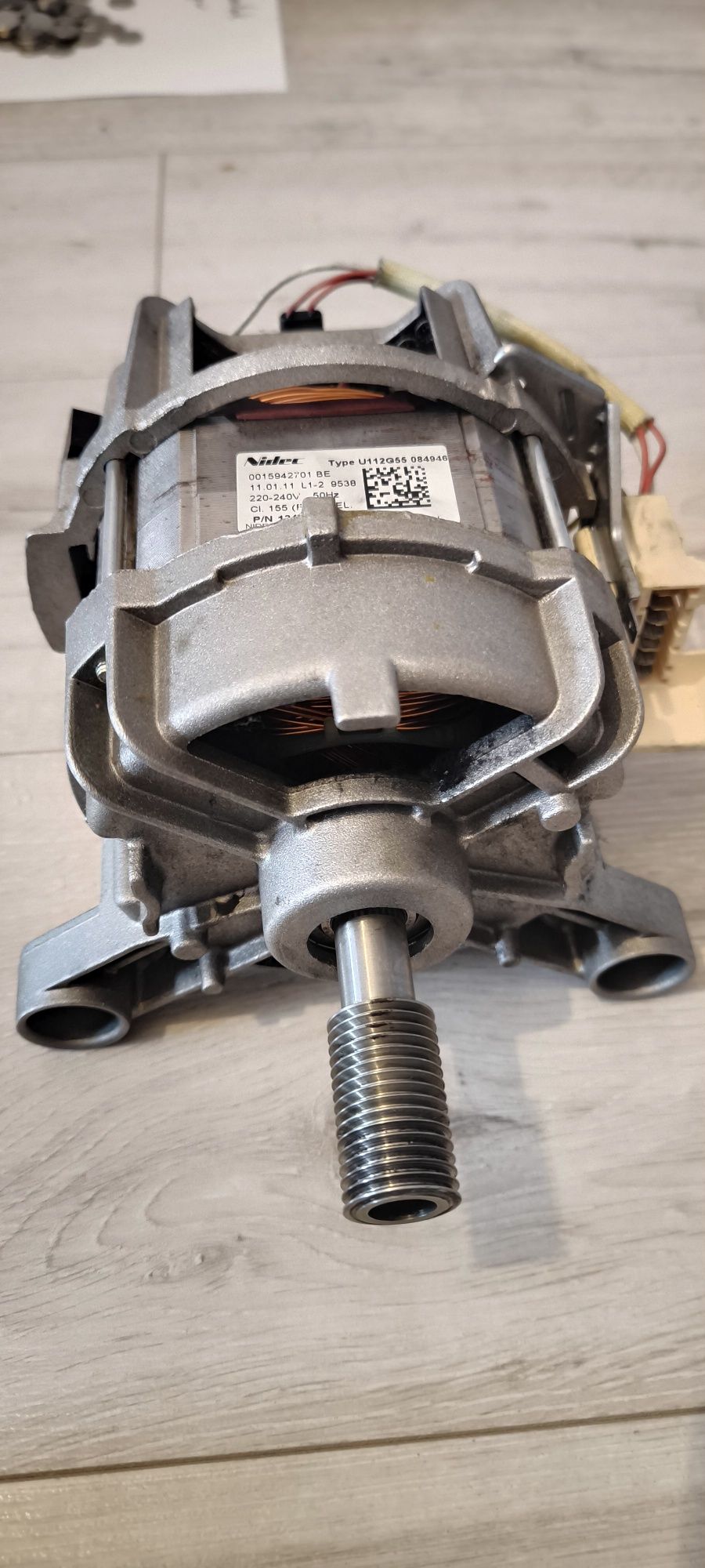 Silnik nidec U112G55