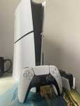 Playstation 5 Slim + stacja do ladowania padow