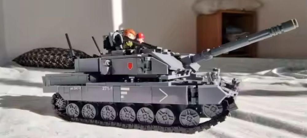 Конструктор Танк 898 запчпстин Леопард 2А7+ Lego