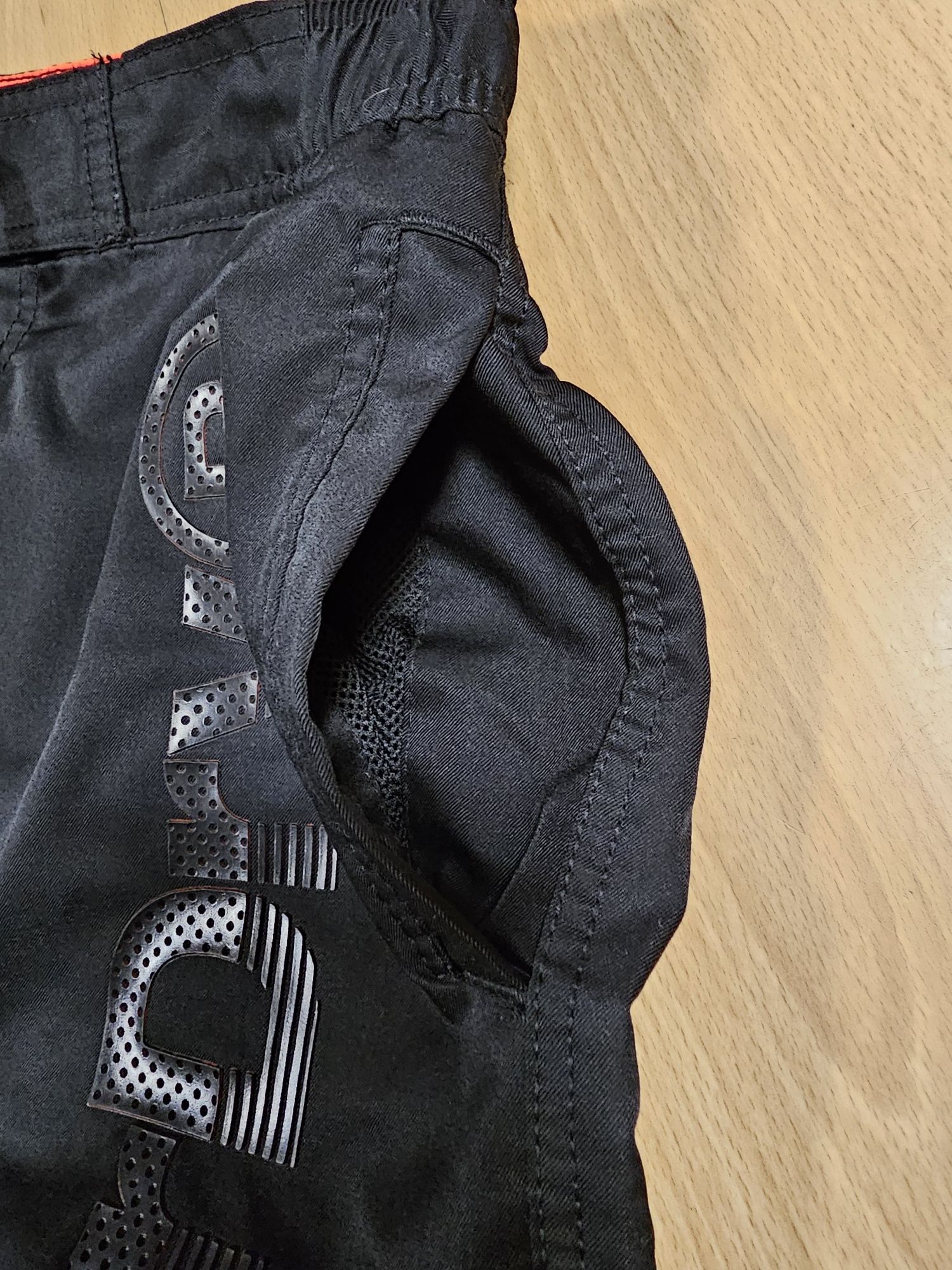 Spodenki kąpielowe SuperDry JPN roz. M plażowe ,szorty surfingowe