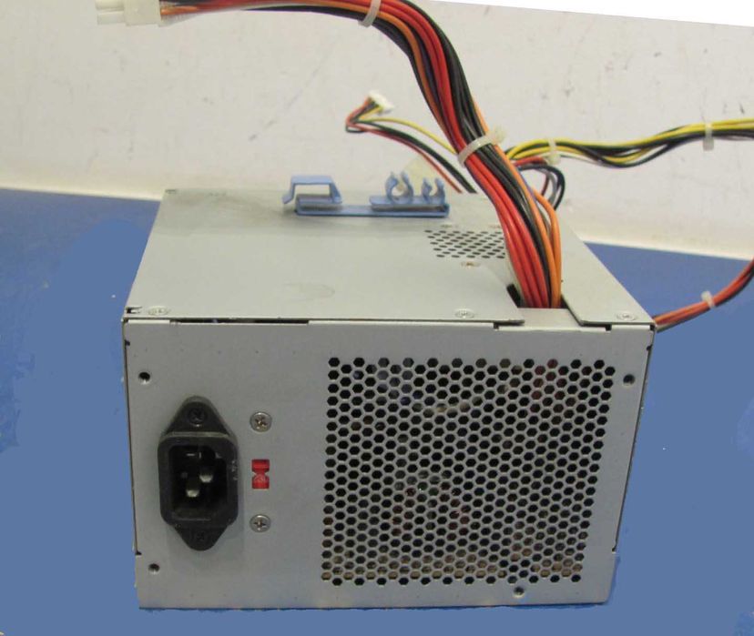 блок питания dell 12v 18a ДЛЯ П.К. бесплатная дост. через олх укрпочту