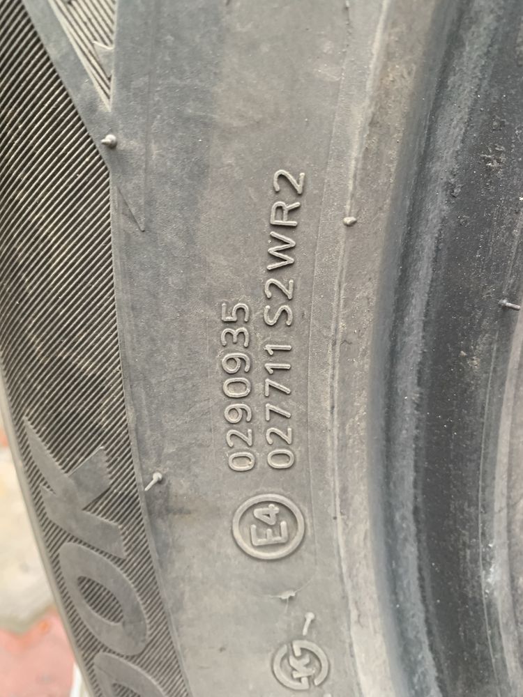 зимові шини Hankook Winter I*Cept iZ2 W616 235/55 R17 103T
