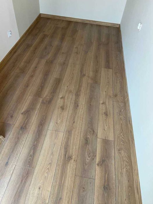 Wykończenia wnętrz (gładzie, malowanie, panele, sufity)