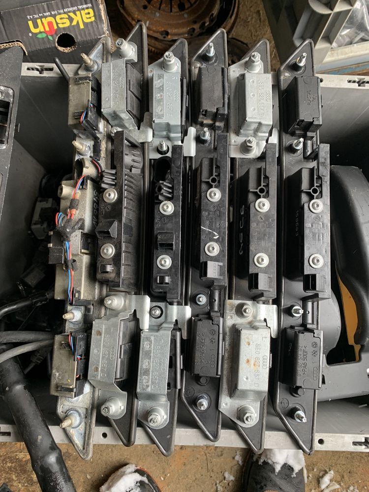 AUDI A4 B6 B7 A3 8P A6 C6 blenda klapy oświetlenie tablicy rejestracji