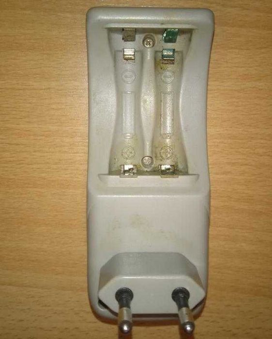 Зарядное устройство для аккумуляторных батареек зарядка