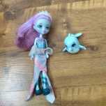 Lalka enchantimals ze zwierzątkiem delfin