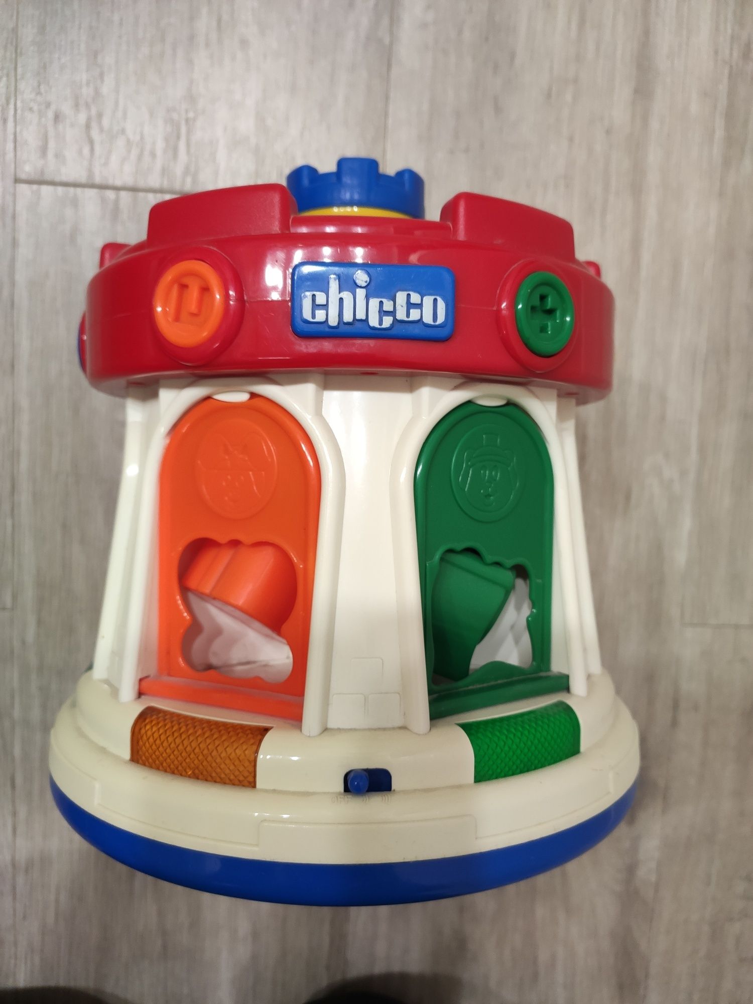 Музыкальная игрушка сортер Chicco замок
