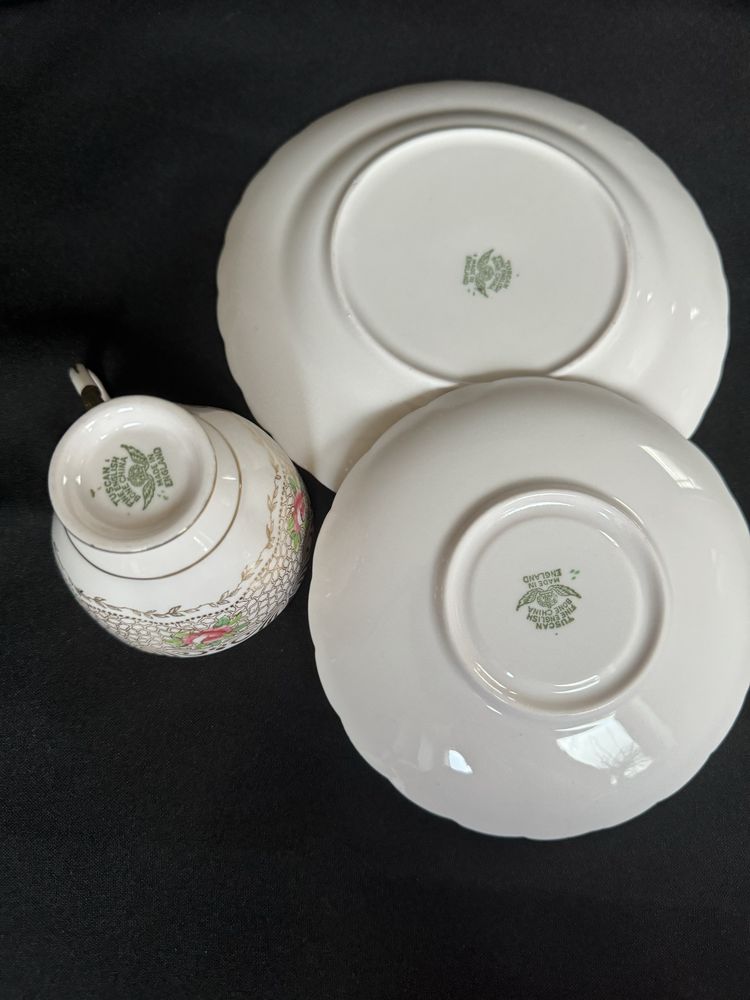 Tuscan. Różowa porcelana kostna.Trio kawowe.