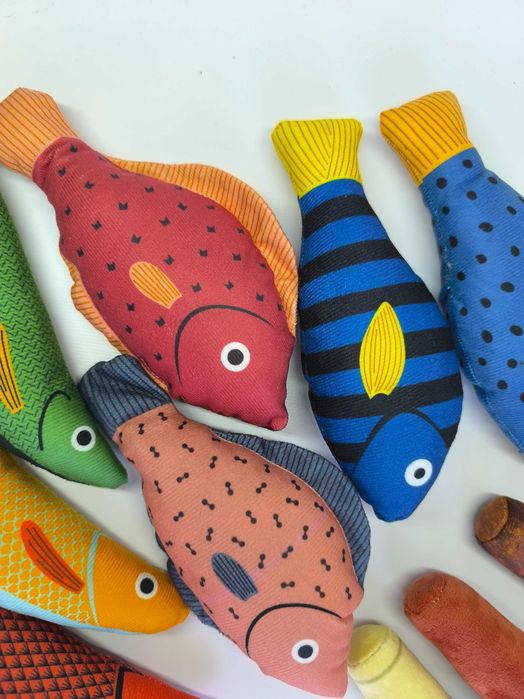 М'які іграшки для котів з кошачою м'ятою та собак з пищалкою