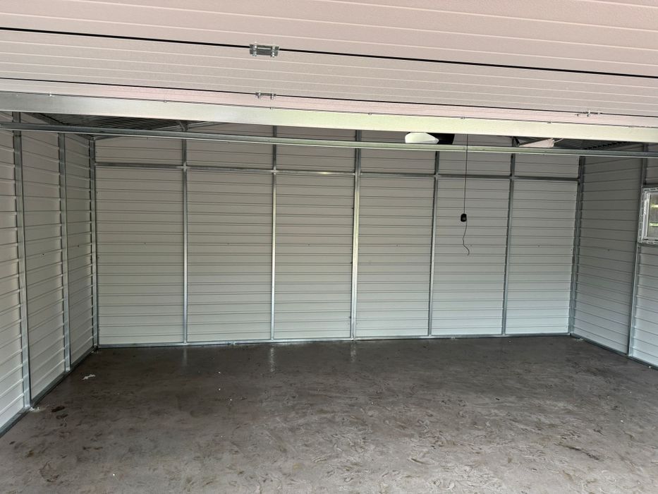 Garaż z bramą segmentową premium