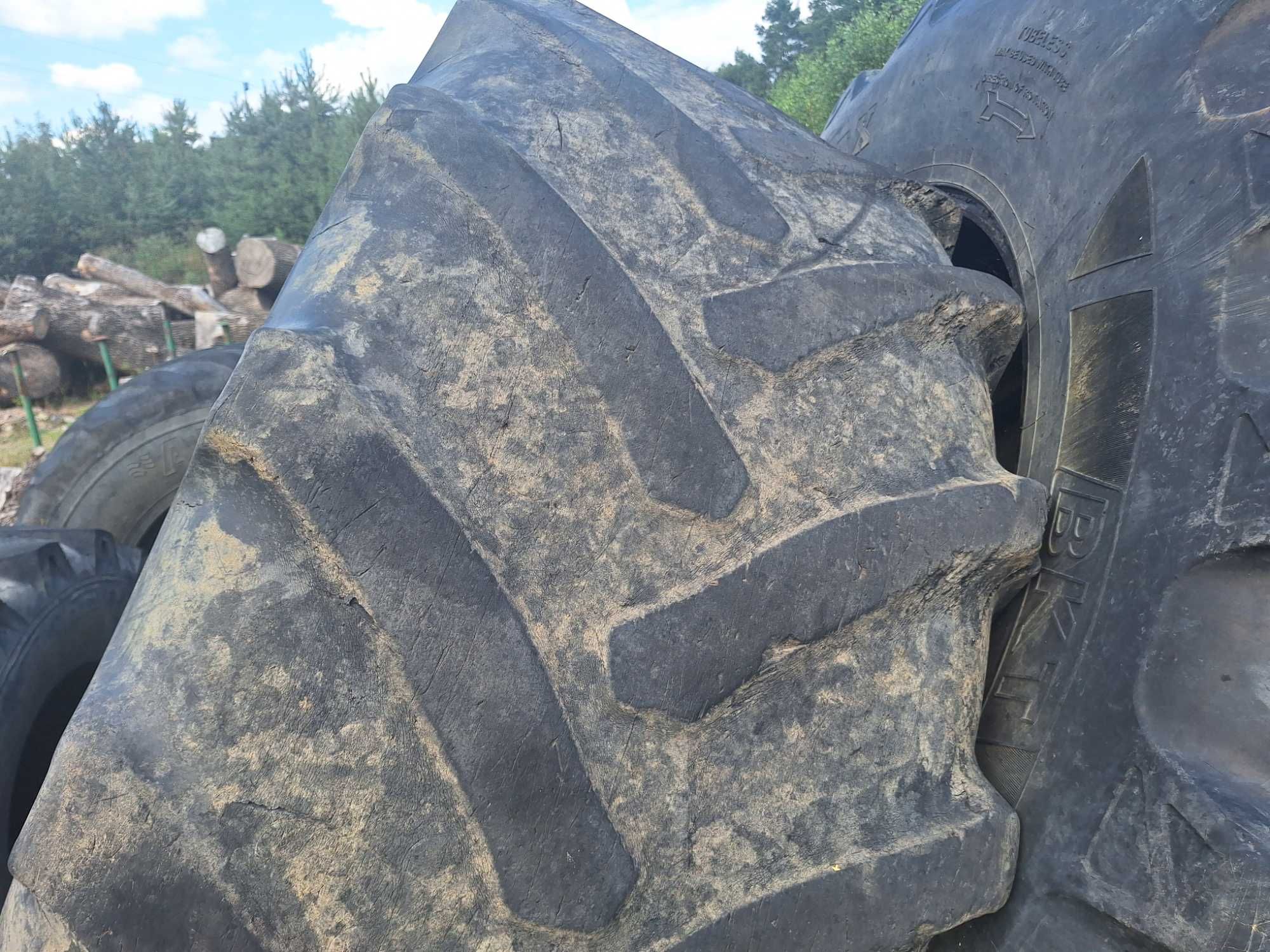 Opony 620/70 R42