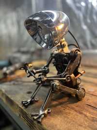 Candeeiro robot scrap metal art