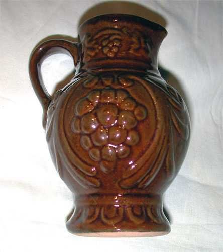 Gliniany Stary DZBANUSZEK do Wina Wazonik Ciemno Brązowy w Winogrona