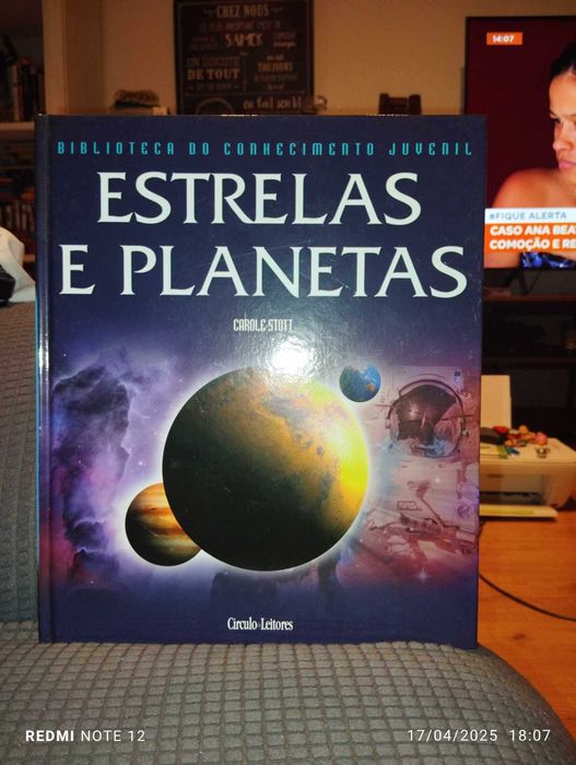 Livro: Estrelas e Planetas - Carole Stott