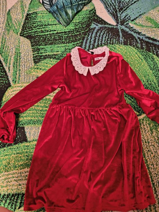 Sukienka czerwona r.140
