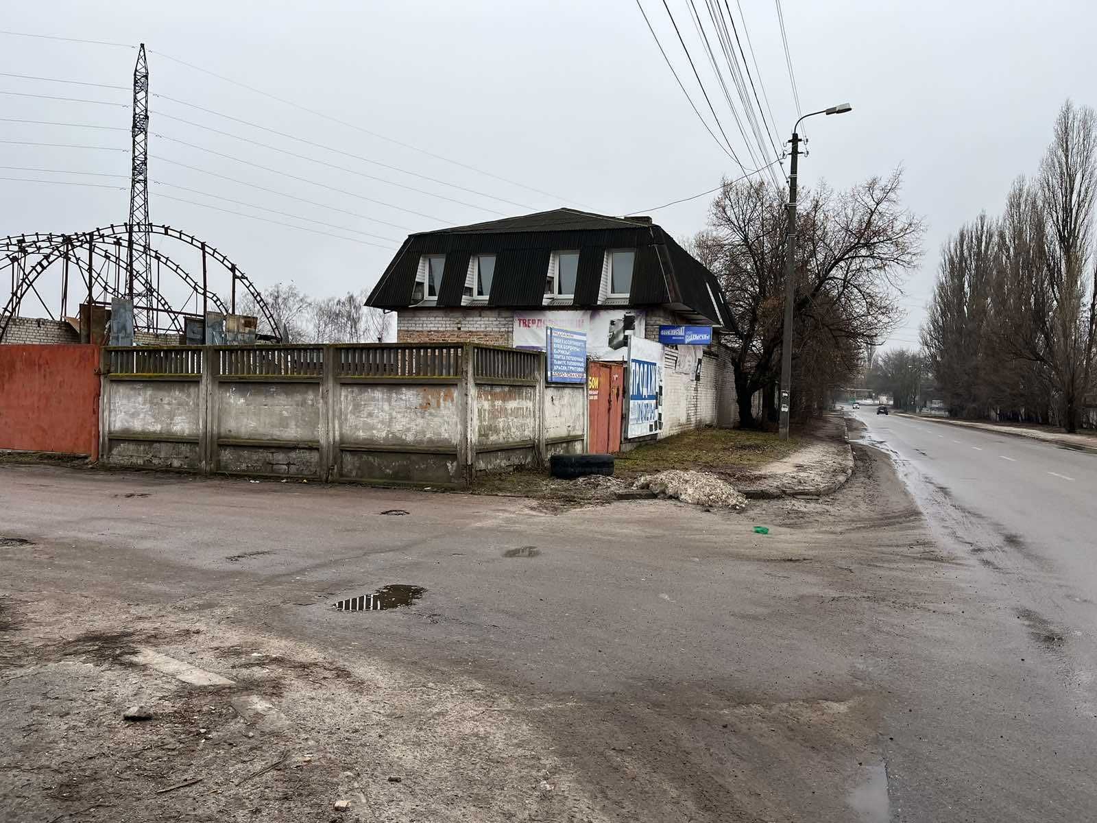 Продаж приміщення + зем.ділянки 18 соток вул. Дніпровська