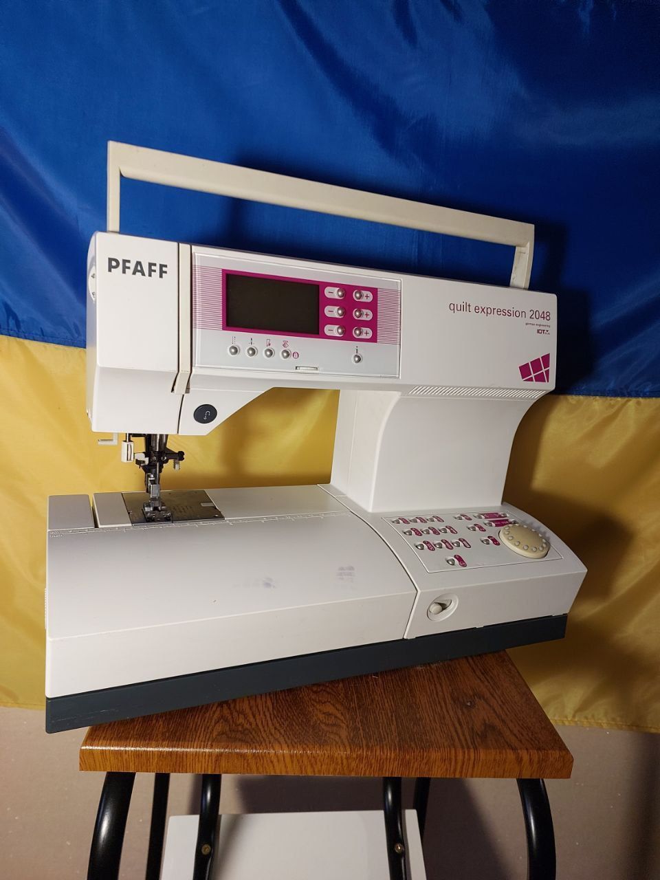 Професійна побутова Швейна машинка Pfaff quilt expression 2048 в новом