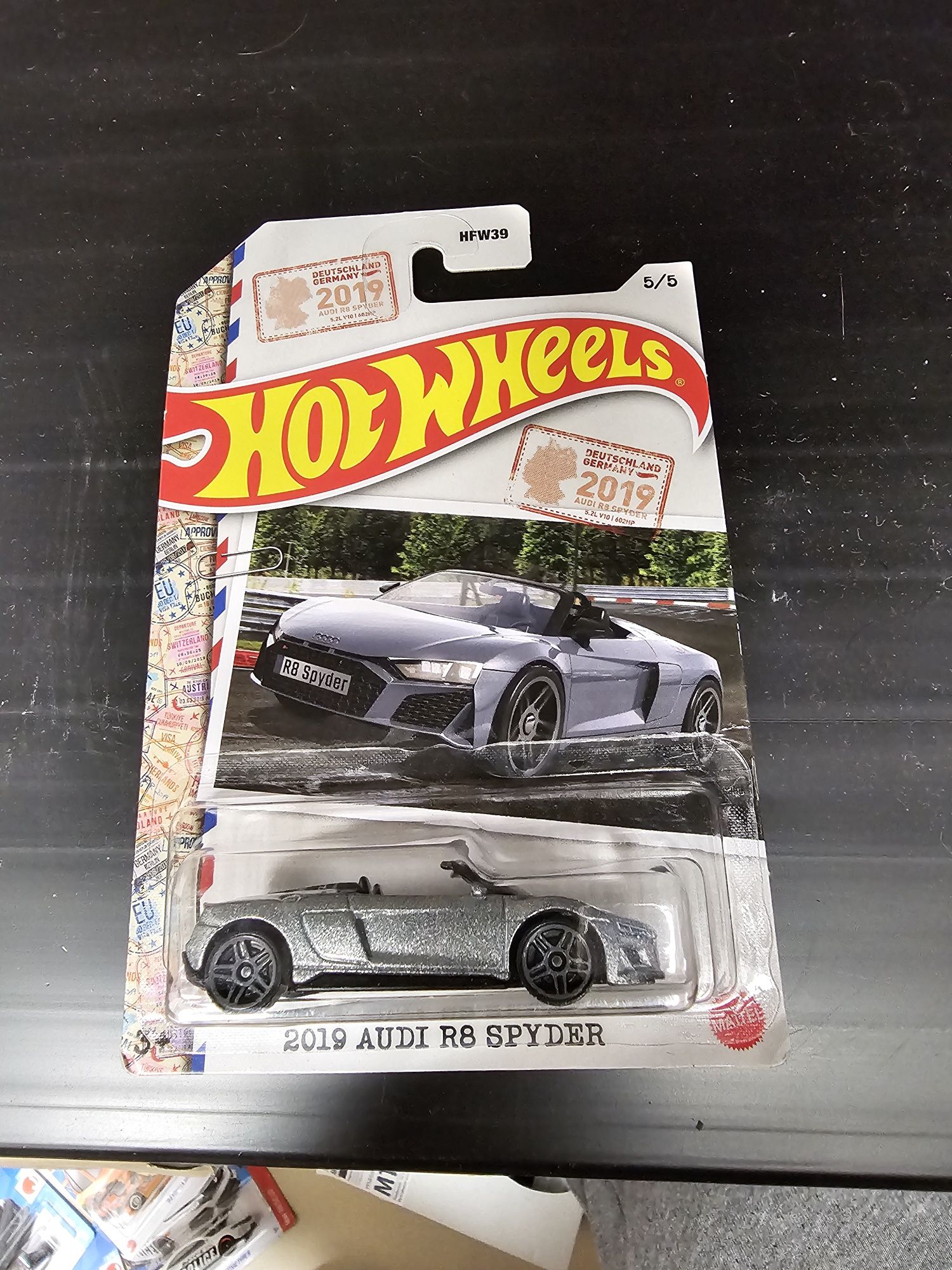 Hot wheels set audi lamborghini...