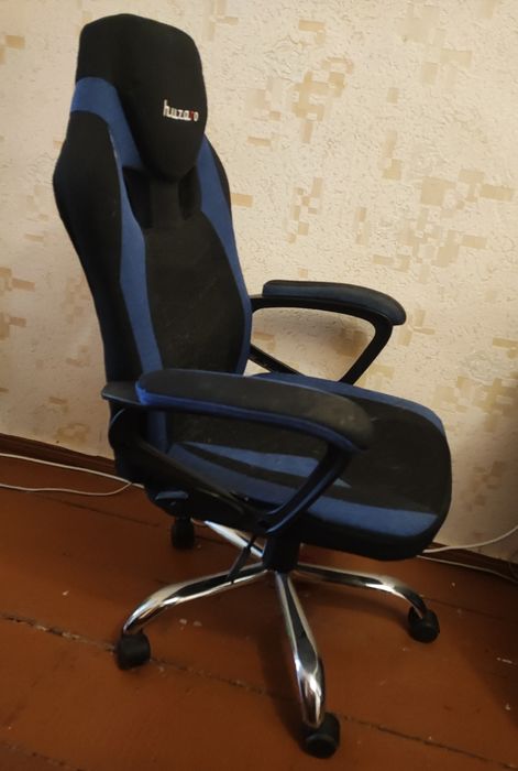 Крісло офісне, зламане