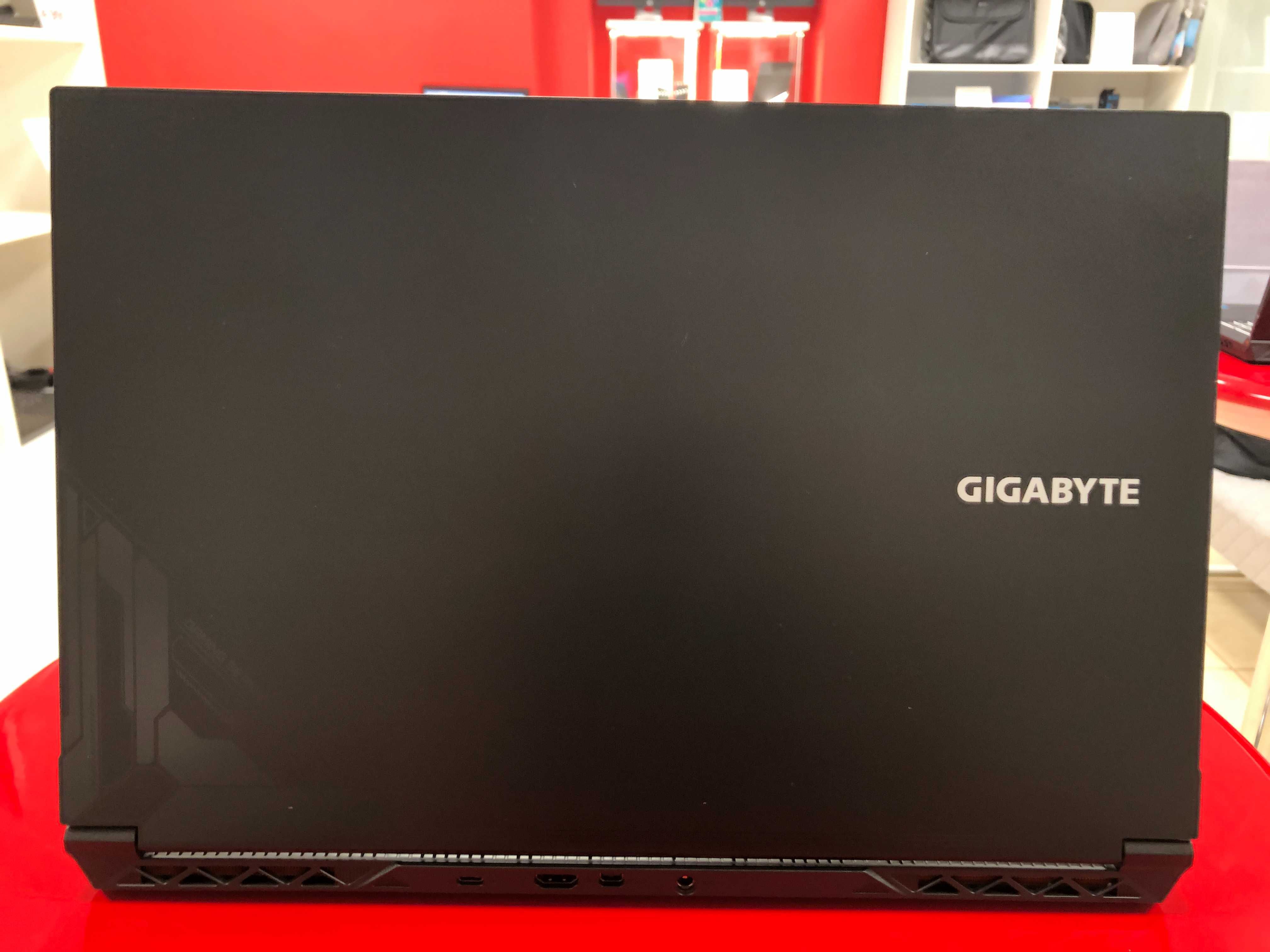 17" 144Hz Laptop Gamingowy Gigabyte G7 MF i5-12gen 16gb 512gb RTX 4050