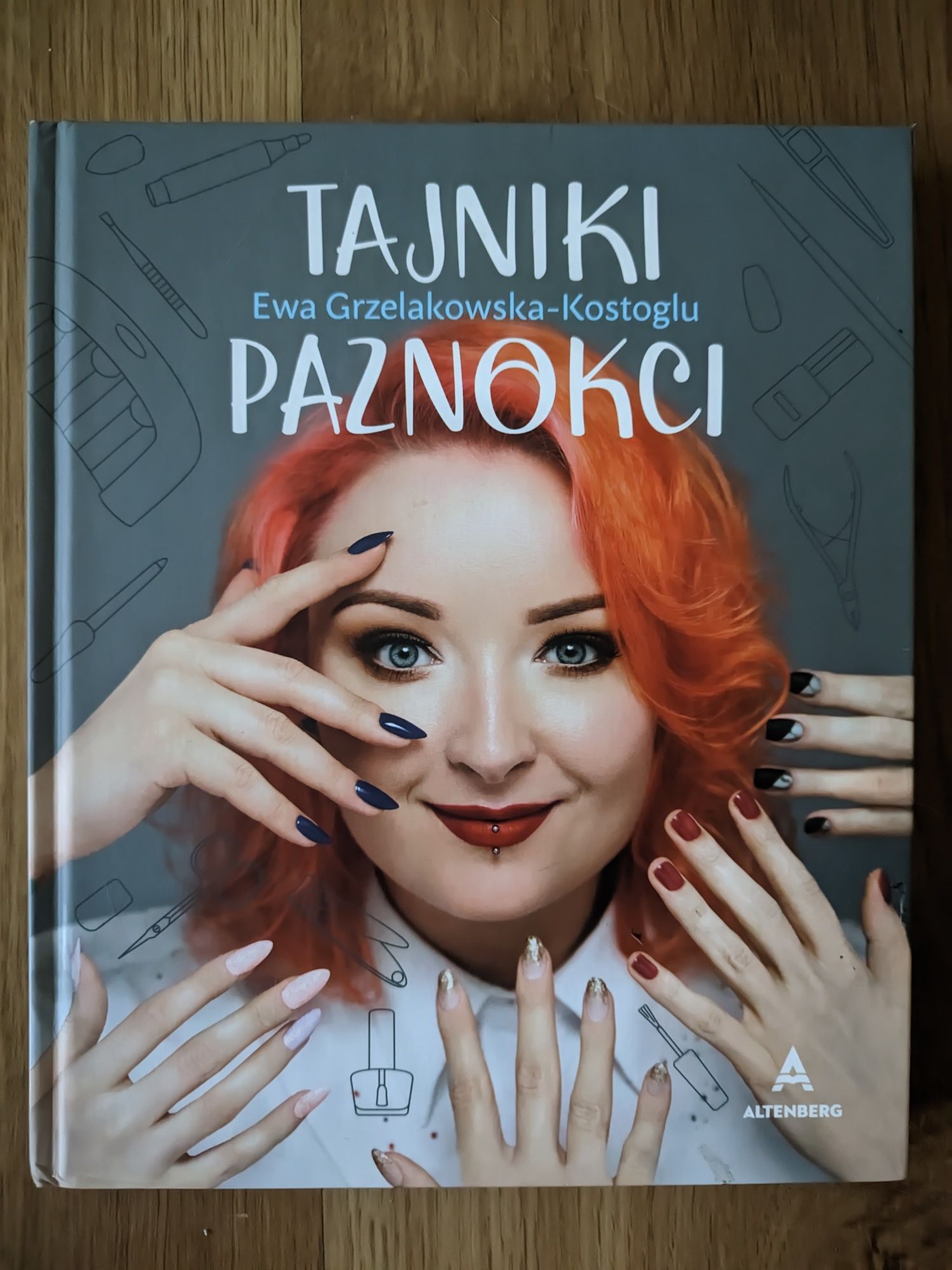 Red Lipstick Monster Tajniki paznokci - Ewa Grzelakowska - autograf