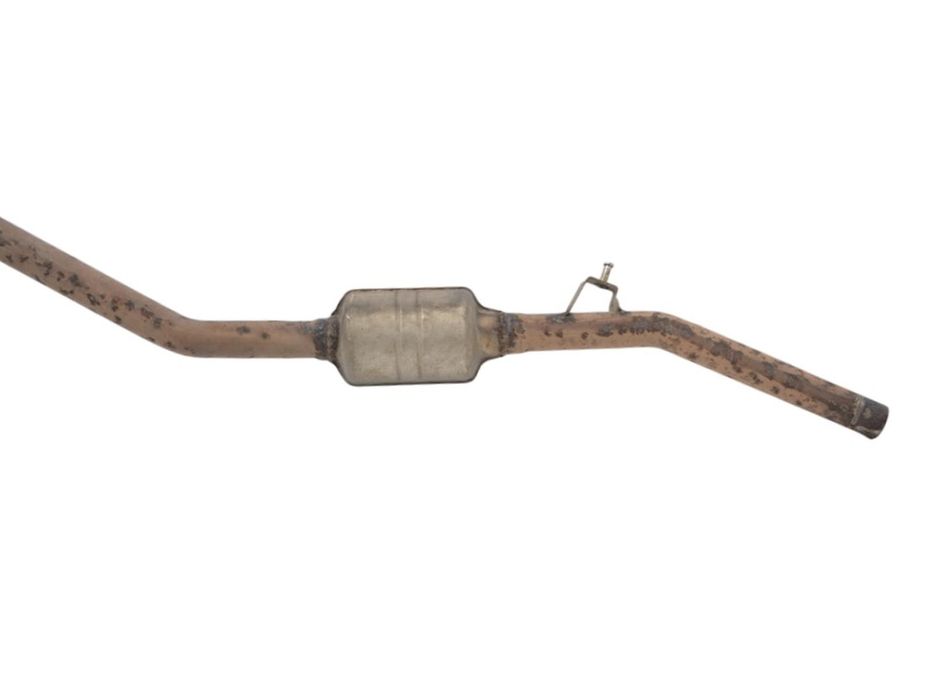 Глушник AUDI Q5 2008-2012 8R0253611H