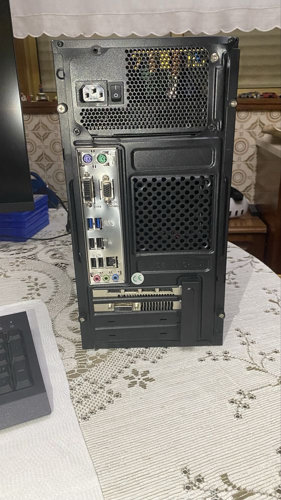 Pc gamer i3 com RX 580