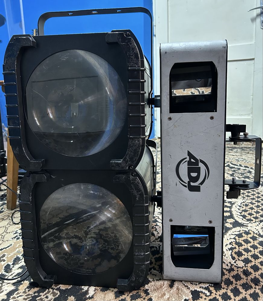 2 Reflektory ADJ Revo 4 i ADJ Double Phase LED