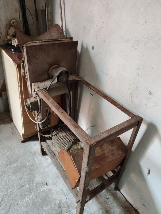 Зернодробилка (Крупорушка)