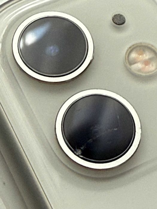 iPhone 11; 128 gb; White