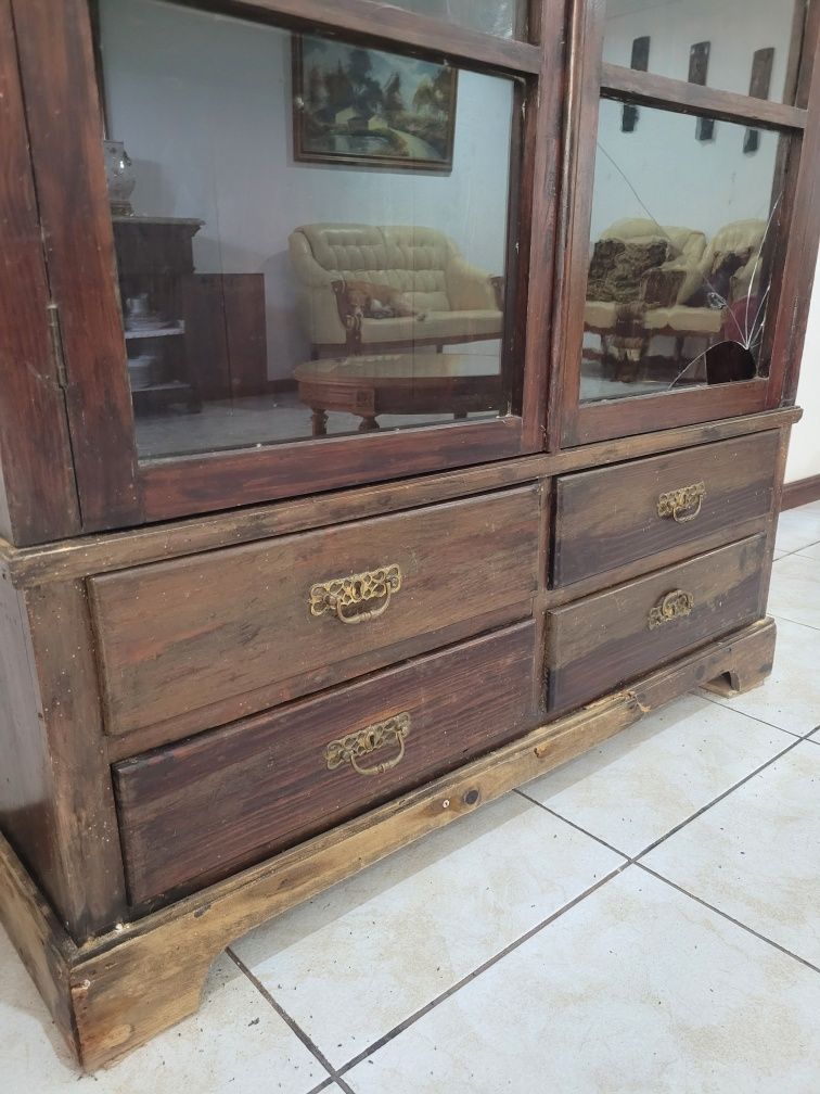 Móvel Vitrine Expositor em Pau Santo
