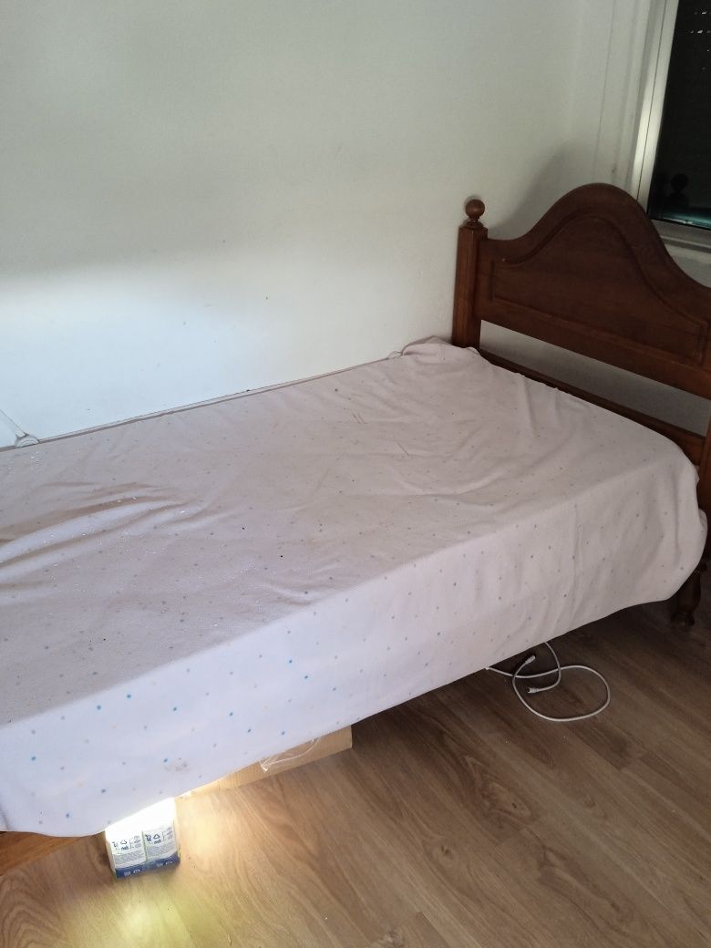 Vendo cama solteira