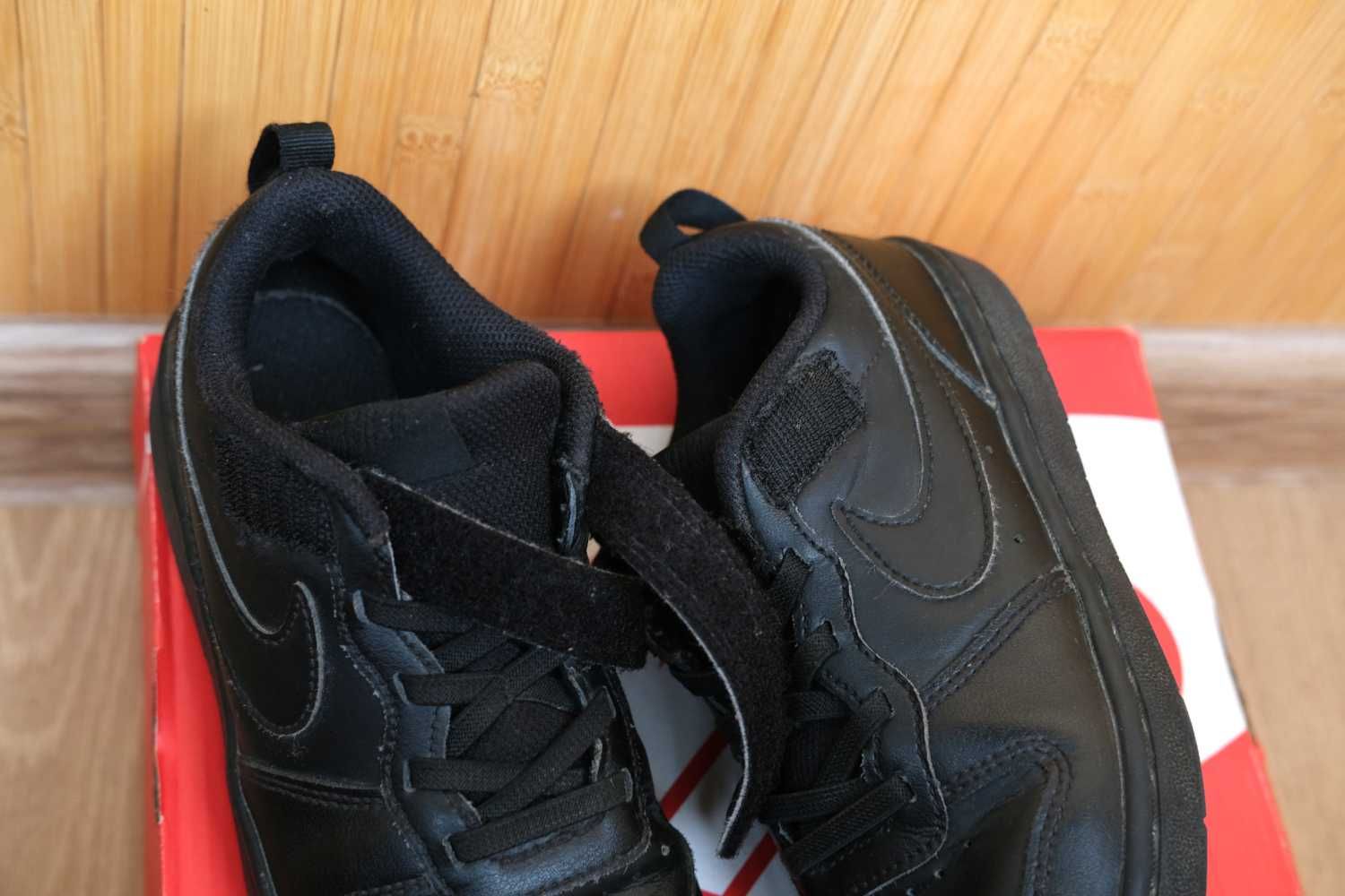 Кросівки туфлі в школу Nike шкіра розмір 33, устілка 21