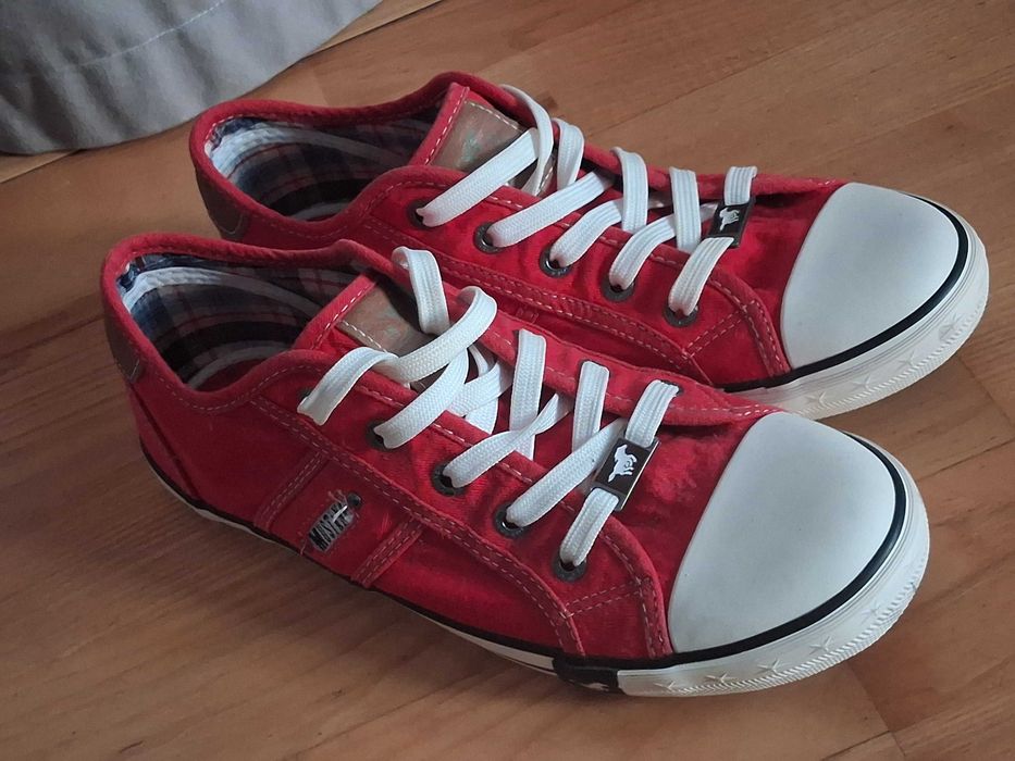 Trampki Mustang - nowe bez metki