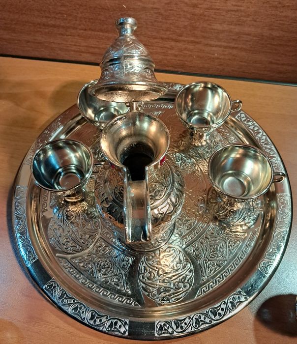 Турецкий набор с красным камнем.