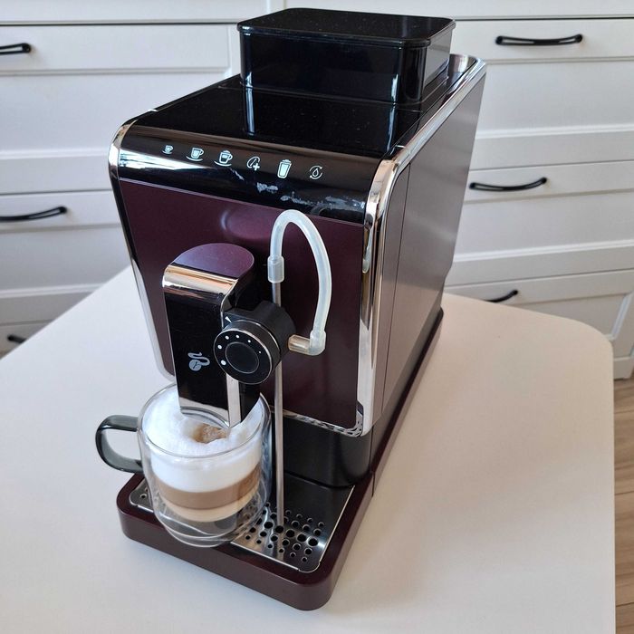 Tchibo Esperto Pro ekspres do kawy ze spieniaczem