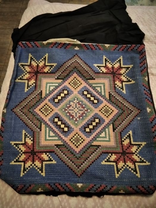 Вишивка ручної роботи